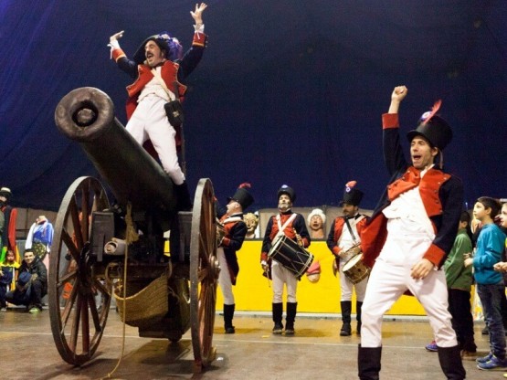 Confetti cannon show