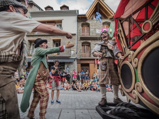 Espectacle itinerant participatiu