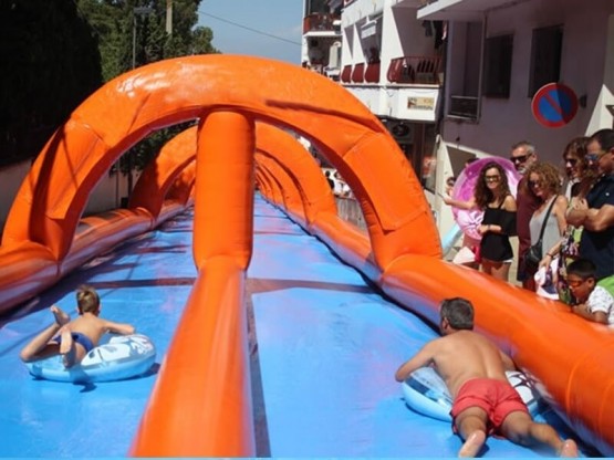 Tobogan inflable aigua