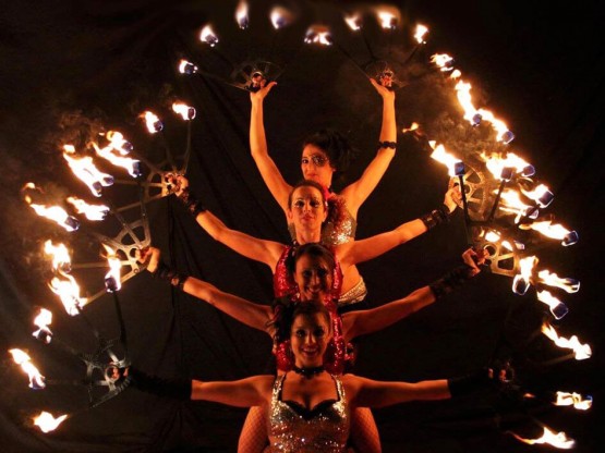 Coreografies amb foc i malabars