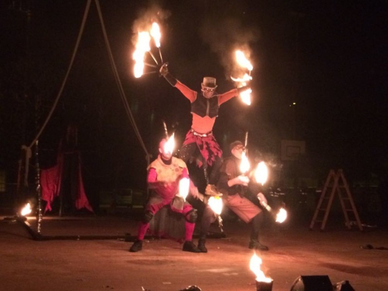 family fire show