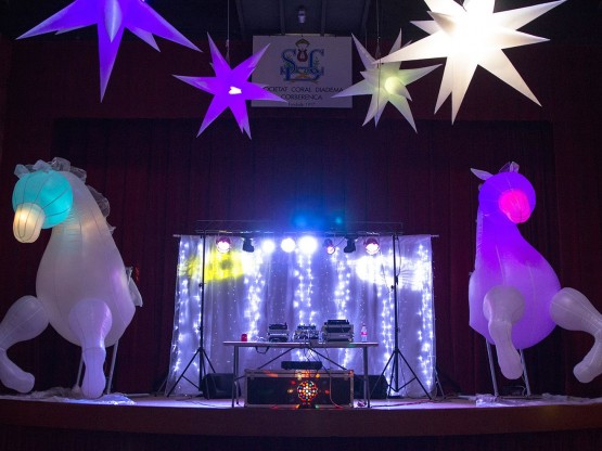 Caballos hinchables escenario