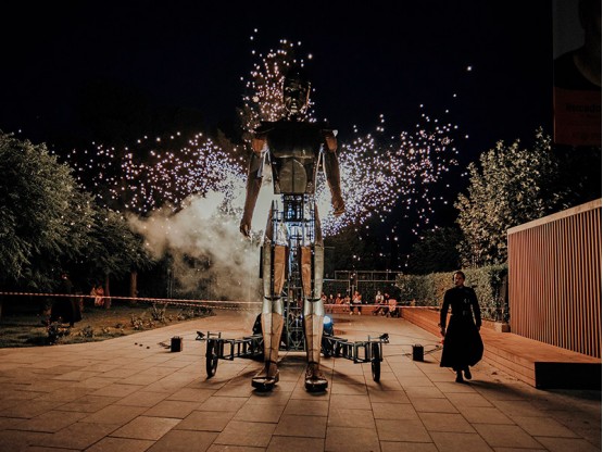 Cercavila amb focs artificials