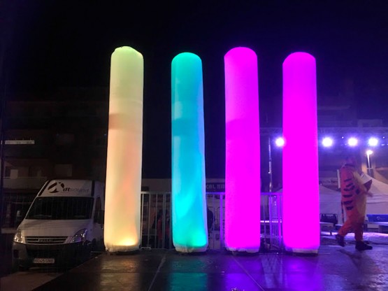 Columnes d'aire amb colors led