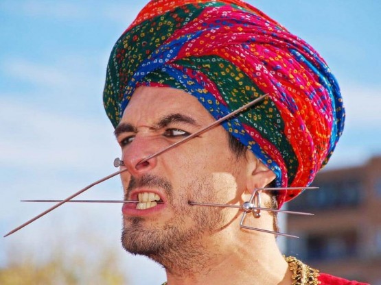 Fakir espectacle de carrer