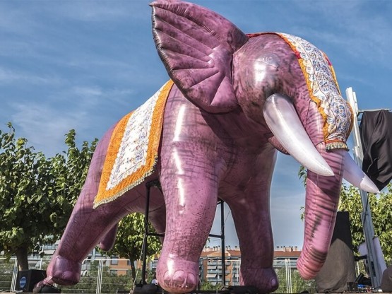 Elefante gigante para fiestas