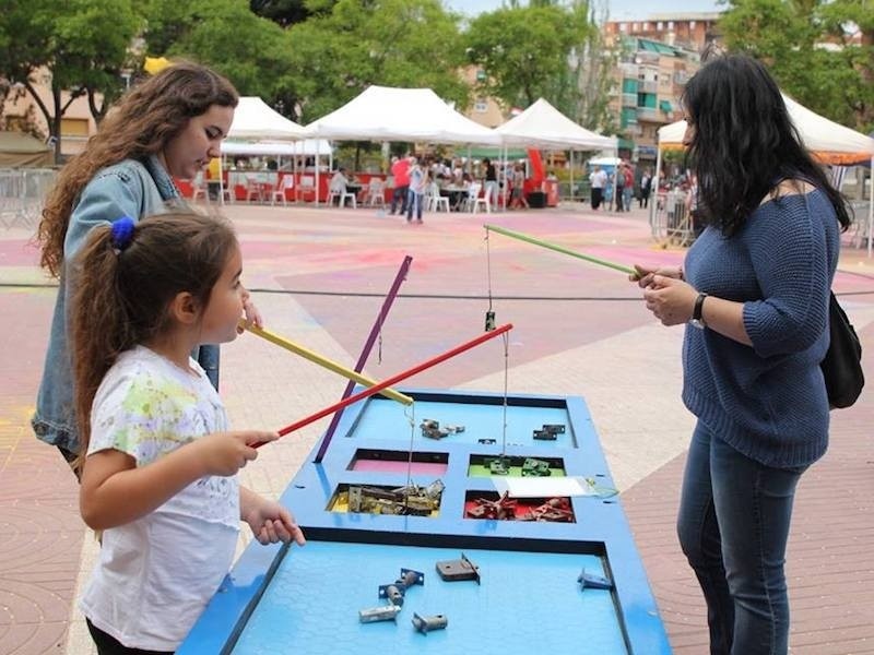 Children's workshop games with doors